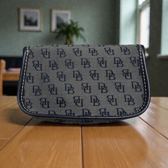 Dooney & Bourke Signature Logo Monogram 6”x4” Pouch Cosmetic Bag Change Purse - Picture 3 of 3